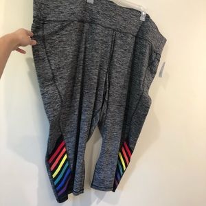 Livi Active by Lane Bryant Capri Leggings Size 38/40 NWT